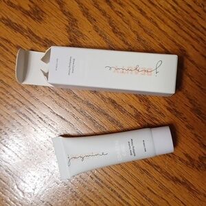 Jasmine beauty costal chic shine control with box